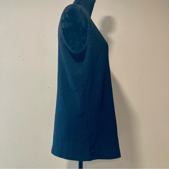 Torrid 2X Black Sleeveless Tank Top Scoop Neck Textured Fabric - Picture 5 of 13